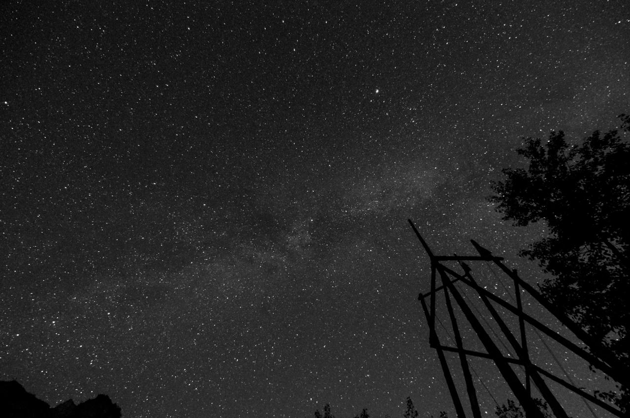 Ringrazio Enrico Tamburini per aver immortalato lo splendido cielo che vedevamo dalla base di Andreis.